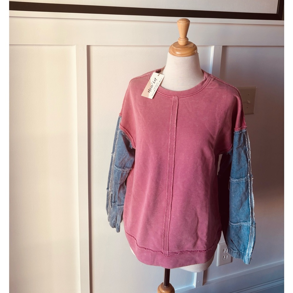 Crewneck with denim sleeves
